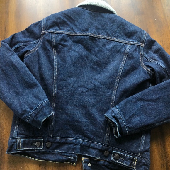 Levi’s Fleece Warm Lined Dark Denim Jean Jacket SM - Picture 3 of 5